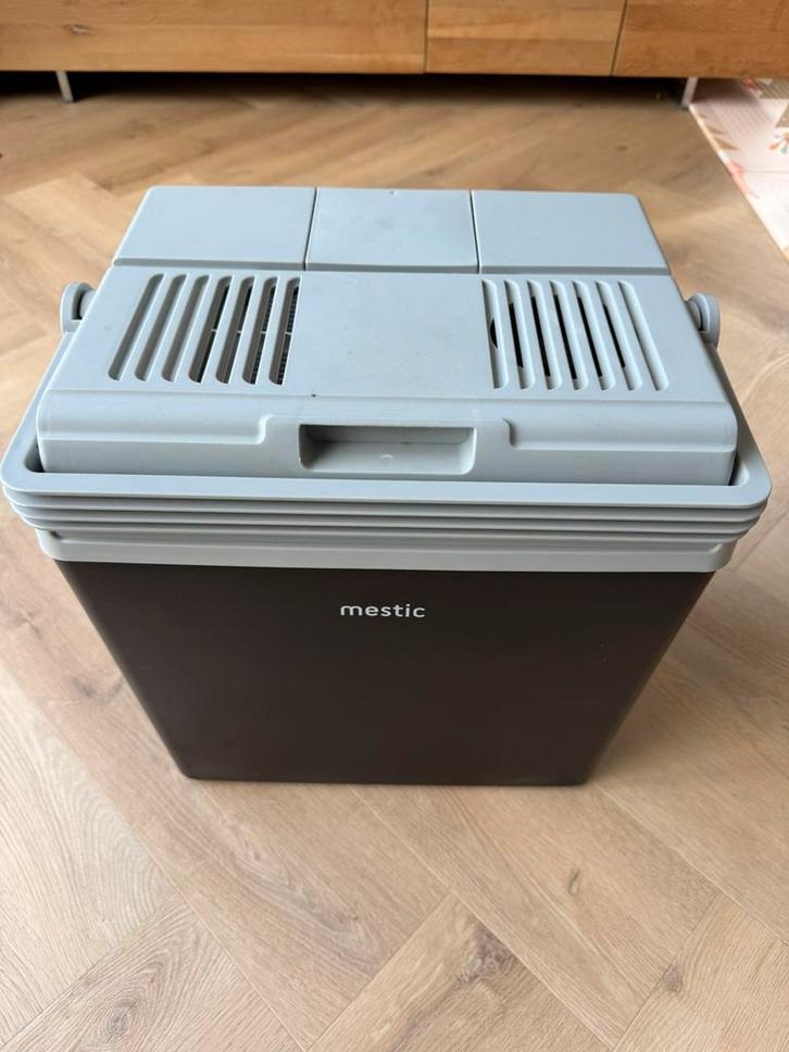 Koelbox 12v / 220V elektrisch Mestic, Caravans en Kamperen, Koelboxen, Zo goed als nieuw, Elektrisch, Ophalen