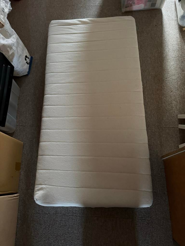 Kinderbed matras 140x70, Ophalen, 190 cm of minder, Zo goed als nieuw, Matras