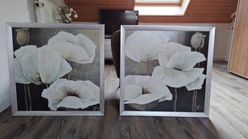 2 schilderijen 75 x 75 cm met lijst beschikbaar voor biedingen