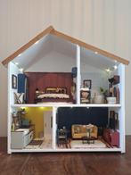 Poppenhuis met handgemaakte meubels, Kinderen en Baby's, Speelgoed | Poppenhuizen, Ophalen, Nieuw, Poppenhuis