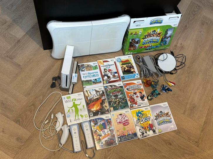 Nintendo Wii Compleet + 11 Games, Skylanders pakket, Spelcomputers en Games, Spelcomputers | Nintendo Wii, Gebruikt, Ophalen of Verzenden