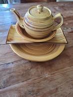 Servies geel met bruin, Huis en Inrichting, Keuken | Servies, Ophalen of Verzenden, Zo goed als nieuw, Bord(en), Overige stijlen