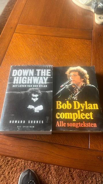 2x Bob Dylan - H. Sounes - Down the highway &  songteksten beschikbaar voor biedingen