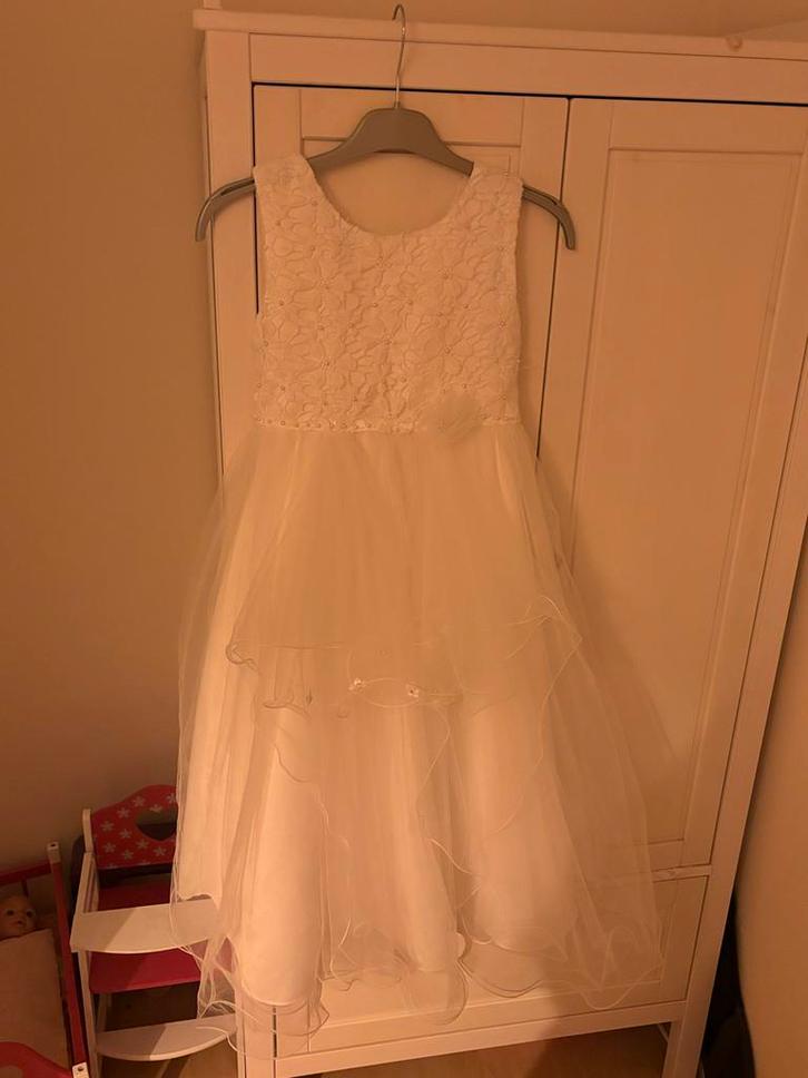 Mooie bruidsmeisjesjurk met vestje, Kleding | Dames, Jurken, Zo goed als nieuw, Maat 38/40 (M), Wit, Knielengte, Ophalen