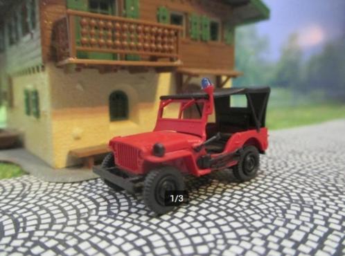 Jeep Willy's met soft-Top - Roco brandweer, Hobby en Vrije tijd, Modelauto's | 1:87, Zo goed als nieuw, Bus of Vrachtwagen, Roco