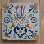 Tulptegel 2, gekleurde antieke tegel vroeg 17e eeuw, Antiek en Kunst, Ophalen of Verzenden