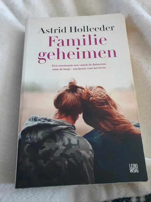 Astrid Holleeder - Familiegeheimen, Boeken, Detectives, Gelezen, Ophalen of Verzenden