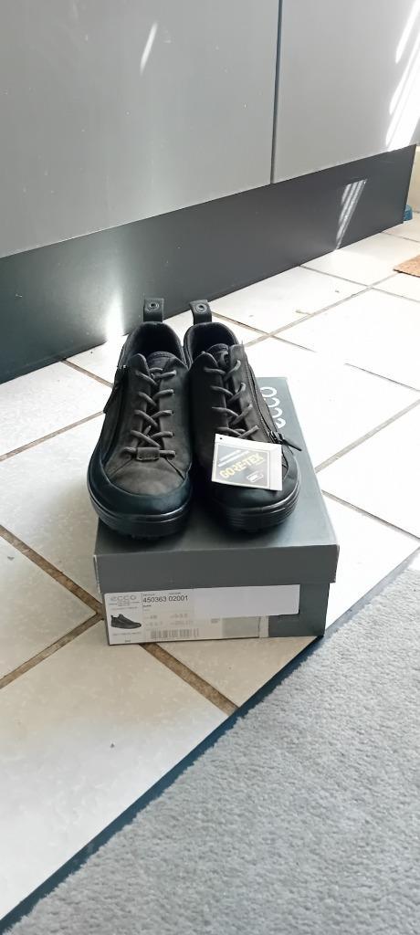 Mooie waterdichte Ecco sneakers maat 40!, Kleding | Dames, Schoenen, Zo goed als nieuw, Sneakers of Gympen, Zwart, Ophalen of Verzenden
