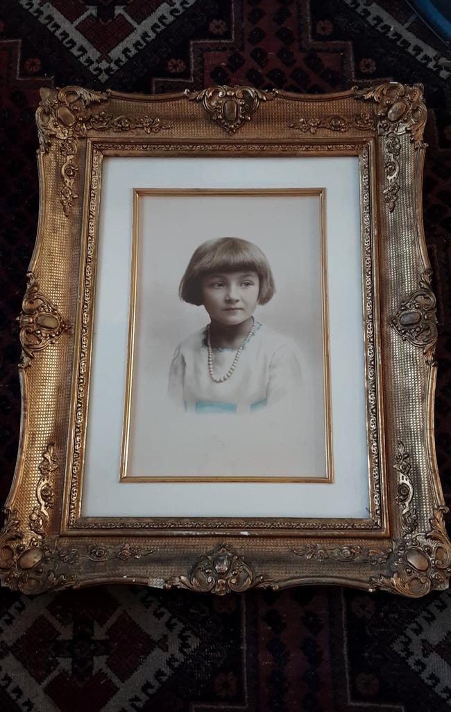 Jugendstil Portret Meisje Achter Glas, Antiek en Kunst, Kunst | Tekeningen en Foto's, Ophalen of Verzenden