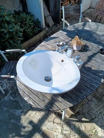 Wasbak waskom met kraan beschikbaar voor biedingen