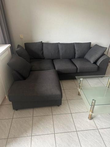 Grijze bank 210cm bij 190cm  beschikbaar voor biedingen