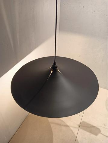 Vintage lamp beschikbaar voor biedingen