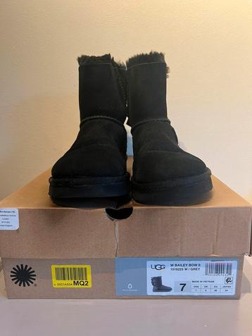 Ugg Mini Bailey Bow II-Laars maat: 38 = 7 kleur: zwart beschikbaar voor biedingen