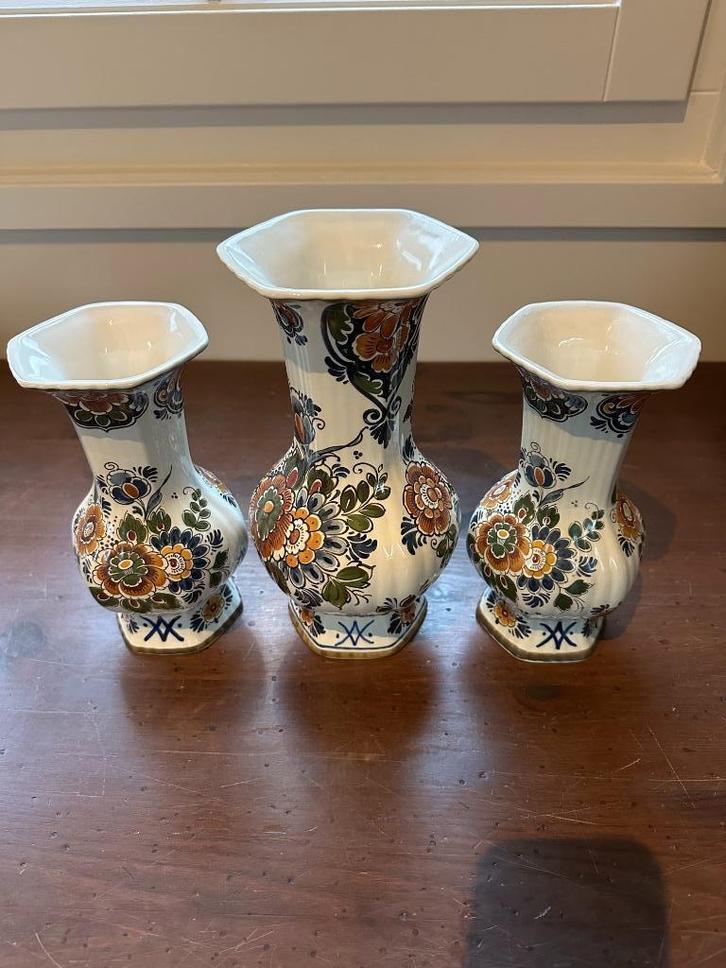 Delft Polychrome 471 en 472 (2x), Antiek en Kunst, Antiek | Keramiek en Aardewerk, Ophalen