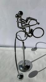 beeldje van fietser,  balans sculptuur, Verzamelen, Beelden en Beeldjes, Ophalen of Verzenden, Zo goed als nieuw, Overige typen
