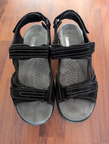 Sandalen maat 44 van MountainPeak. IZGS beschikbaar voor biedingen