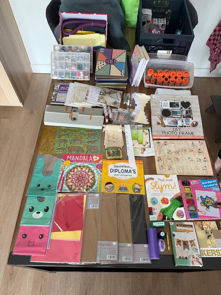 Groot pakket knutselspullen - Nieuw/ZGAN, Hobby en Vrije tijd, Knutselen, Zo goed als nieuw, Materiaal, Ophalen of Verzenden
