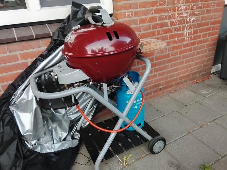 Gas BBQ ....2 seizoenen weinig gebruikt ...., Tuin en Terras, Houtskoolbarbecues, Zo goed als nieuw, Ophalen of Verzenden
