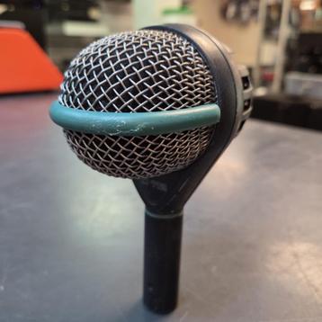 AKG D112 dynamische microfoon voor bassdrum,tuba, tromb beschikbaar voor biedingen