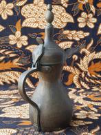 Mooie antieke Oosterse dallah of koffiekan van koper 30,3 cm, Ophalen of Verzenden, Koper