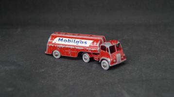 Originele Lesney no M8 Mobilgas Petrol Tanker, Matchbox 1961 beschikbaar voor biedingen