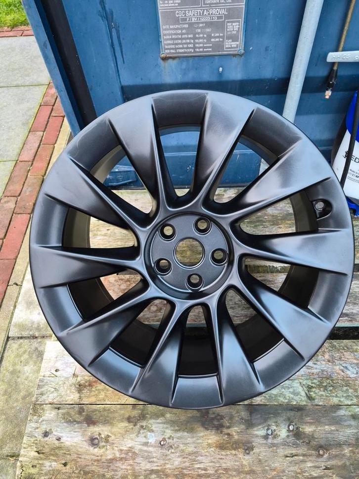 Tesla Y Induction 20" velg (1x) gepoedercoat, Auto diversen, Wieldoppen, Zo goed als nieuw, Ophalen
