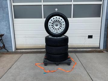 Mercedes Vito. V - Klasse. All - Season Set.  225 - 55 - 17. beschikbaar voor biedingen
