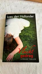 Loes den Hollander - Vluchtgedrag, Gelezen, Ophalen of Verzenden, Nederland, Loes den Hollander