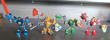 4 Lego Nexo Knights figuren in strijd uniform. beschikbaar voor biedingen