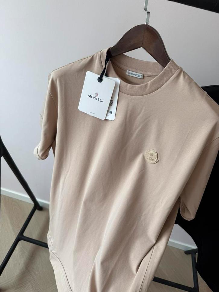 Moncler basic tshirt beige en zwart, Kleding | Heren, T-shirts, Nieuw, Maat 48/50 (M), Zwart, Verzenden