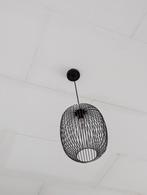 Moderne hanglamp zwart met metalen frame, Huis en Inrichting, Lampen | Hanglampen, 50 tot 75 cm, Ophalen of Verzenden, Zo goed als nieuw