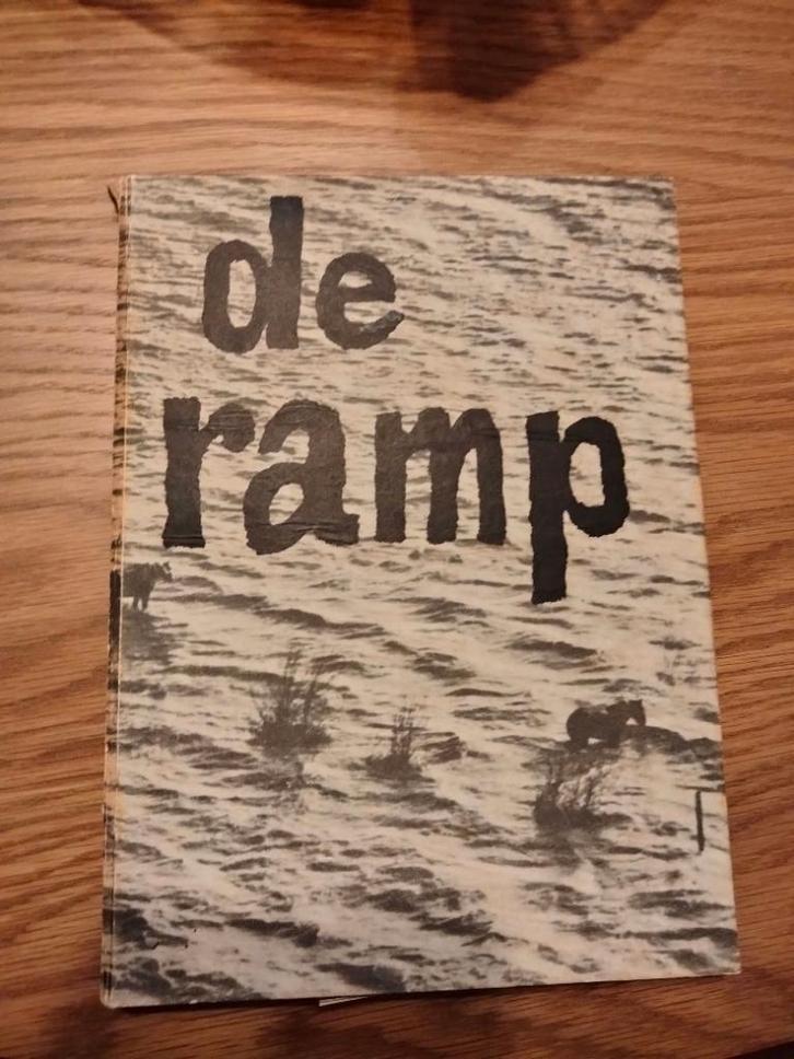 Boeken. De ramp (1953)+Tussen land en water (Deltawerken), Boeken, Geschiedenis | Vaderland, Gelezen, 20e eeuw of later, Ophalen