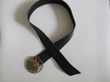 Vintage leren riem met metalen gesp  zwart  beschikbaar voor biedingen