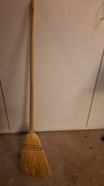 Gebruikte Bezem, Ophalen