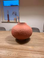 Mooie Vaas van Theo-Bert Pot; Karwei - Rood/Terra/Donkerroze, Huis en Inrichting, Ophalen, Overige materialen, Zo goed als nieuw