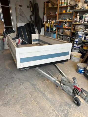 Aanhangwagen  beschikbaar voor biedingen