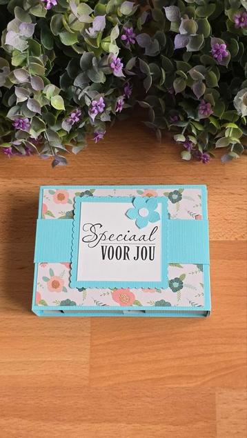 Zelfgemaakt leeg doosje  beschikbaar voor biedingen