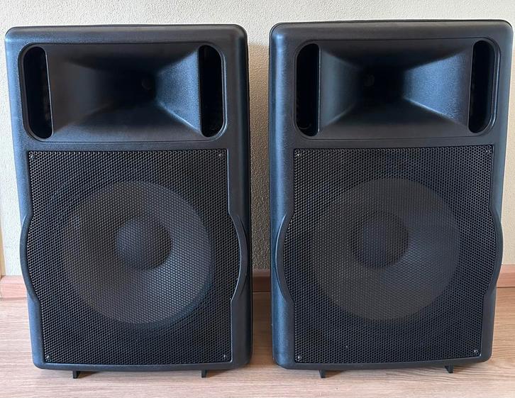 US Blaster USB 7434 PA Speakers 15’’, Muziek en Instrumenten, Versterkers | Keyboard, Monitor en PA, Zo goed als nieuw, Minder dan 500 watt