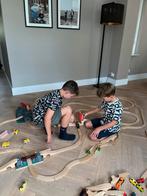 Brio houten treinbaan speelgoed zeer uitgebreid, Kinderen en Baby's, Speelgoed | Houten speelgoed, Ophalen of Verzenden, Zo goed als nieuw