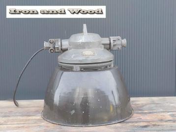Vintage emaille zwarte oude hanglamp - glazen stolp D39 H40