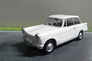 triumph herald   1/43 beschikbaar voor biedingen
