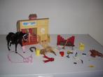 barbie stal met acc /barbie koets met poppen en paard per it, Kinderen en Baby's, Speelgoed | Poppen, Ophalen of Verzenden, Barbie