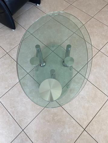 Glazen salontafel beschikbaar voor biedingen