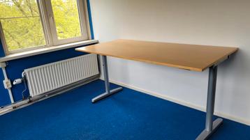 Bureau IKEA Galant beschikbaar voor biedingen