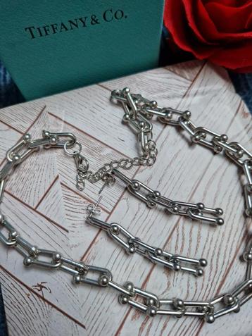 Sieraden set ketting met oorbellen Zilverkleurig  beschikbaar voor biedingen