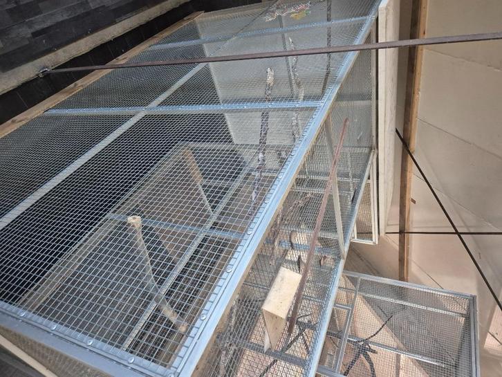 Voliere, Dieren en Toebehoren, Vogels | Hokken en Kooien, Gebruikt, Volière, Metaal, Ophalen