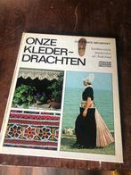 Vijf delen Ariadne handwerkbibliotheek, Gelezen, Ophalen of Verzenden, Diverse schrijvers, Borduren en Naaien