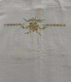 Wit beddenlaken met groen borduursel,  175 br x 210 lang, Ophalen of Verzenden, Gebruikt, Tweepersoons