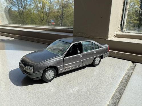 Opel Omega 4 deurs, Gama, Hobby en Vrije tijd, Modelauto's | 1:43, Nieuw, Auto, Gama, Ophalen of Verzenden