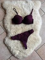 Prachtig paars Hunkemöller setje push up Bh 70D + string S, Ophalen of Verzenden, Paars, Setje
